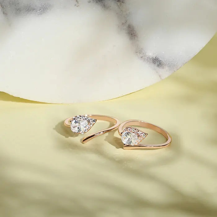 Oval cut engagement rings-Stone Pointed Toe Rings