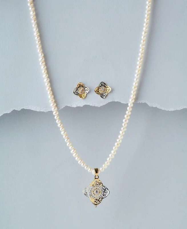 Raised disc necklaces-Beautiful Pearl Necklace Set