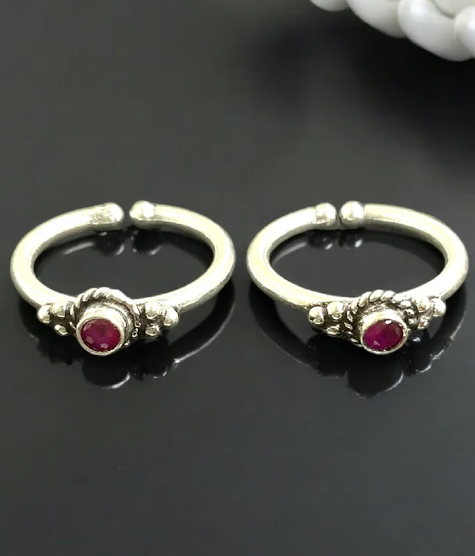 Round cut engagement rings-The Yakshi Silver Gemstone Toe-Rings (Red)