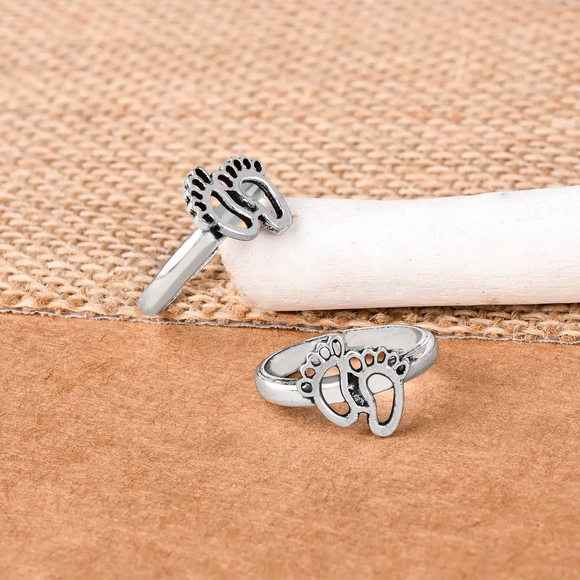 Marquise cut engagement rings-Little Feet Silver Toe Ring