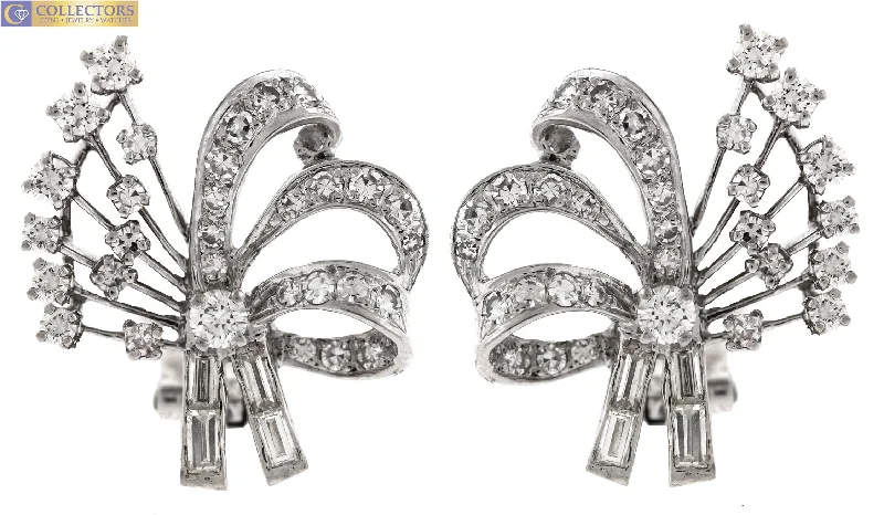 Textured disc earrings-Ladies Vintage Estate Platinum 1.56ct Diamond Ribbon Bow Clip On Earrings