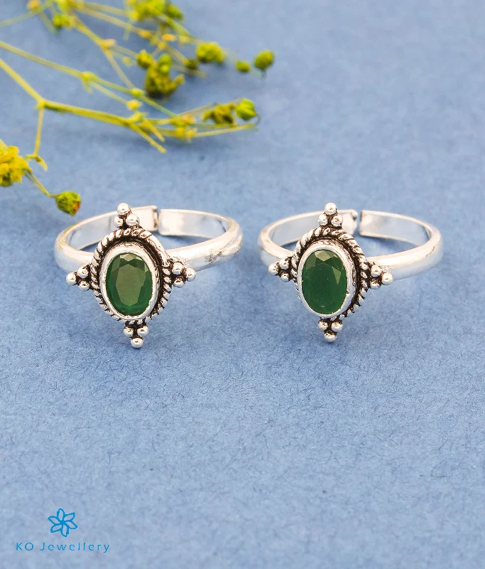 Light filigree engagement rings-The Saima Silver Toe-Rings (Green)