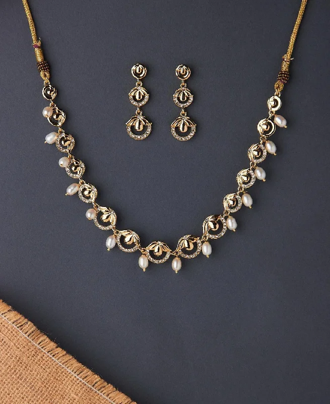 Victorian style necklaces-Beautiful Stone Studded Pearl Necklace Set