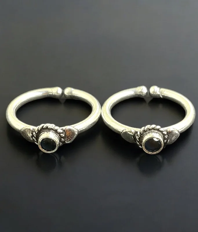 Silk-inspired engagement rings-The Avani Silver Gemstone Toe-Rings