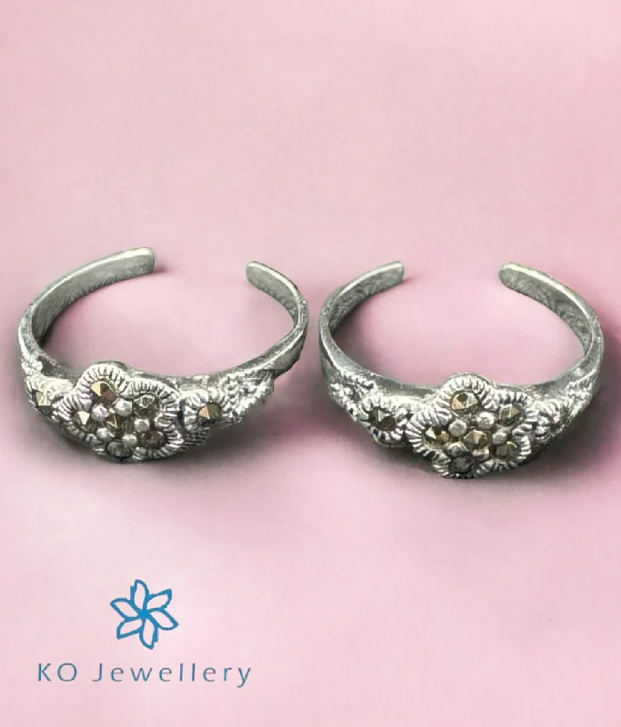 Smooth form engagement rings-The  Lance Silver Marcasite Toe-Rings