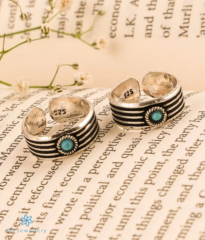 Light clay engagement rings-The Udvita Silver Toe-Rings (Turquoise)