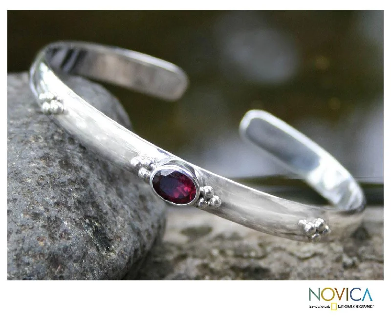 Topaz gem bangles-Sterling Silver 'Eye Of Beauty' Garnet Cuff Bracelet (Indonesia)