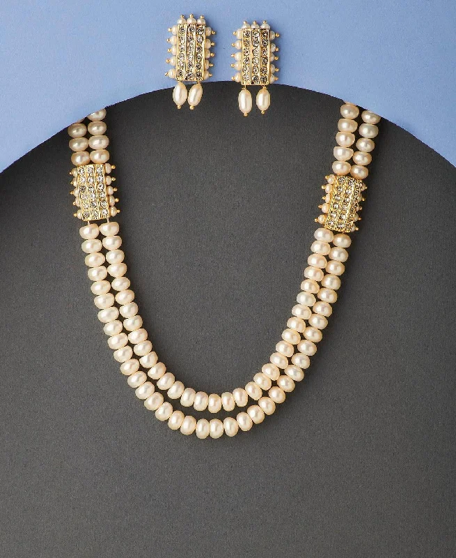 Coiled thread necklaces-Beautiful Stone Studded Pearl Necklace Set