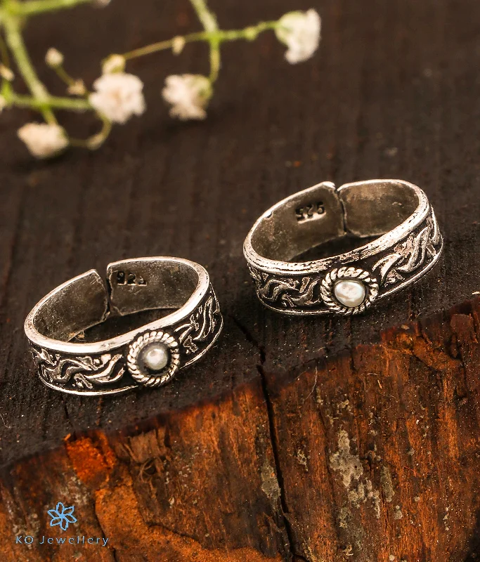 Night gothic engagement rings-The Mohini Silver Toe-Rings (Pearl)