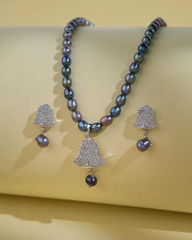 Floating gem necklaces-Beautiful Pearl Necklace Sets