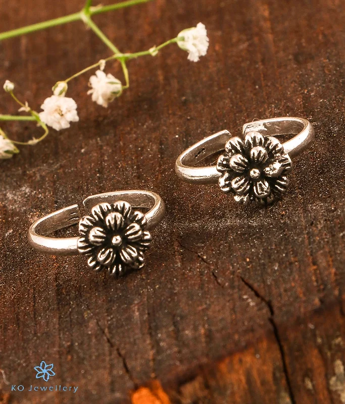 Astro theme engagement rings-The Daffodils Silver Toe-Rings