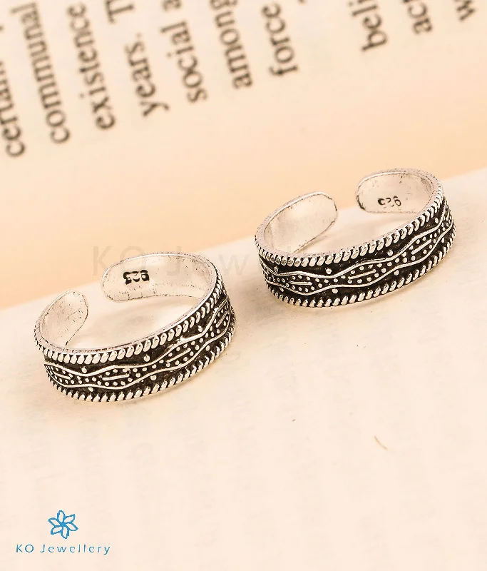 Stacked design engagement rings-The Spiral Silver Toe-Rings