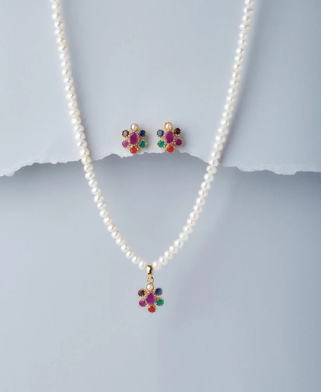 Square shape necklaces-Beautiful Real Pearl Navratan Necklace Set