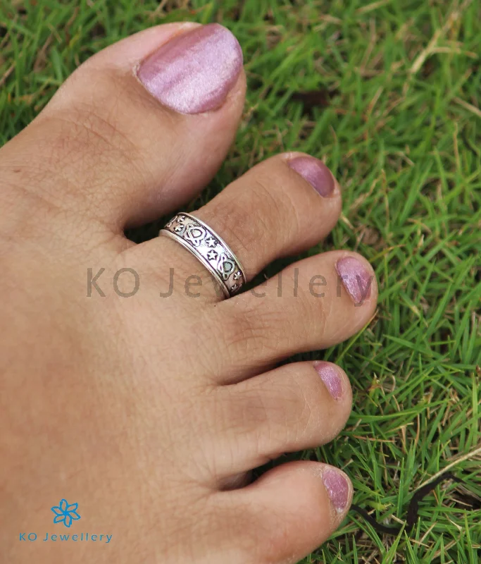 Sculpted engagement rings-The Pranith Silver Toe-Rings